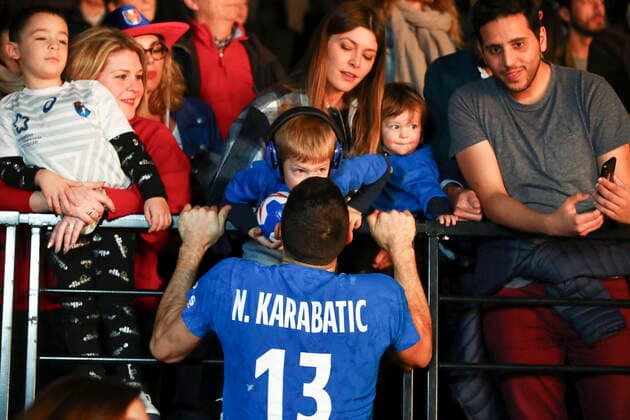 Nikola Karabatic et sa compagne Geraldine Pillet avec leurs enfants Alek et Nora HANDBALL : France vs Danemark - Golden League - 05 01 2020 GwendolineLeGoff Panoramic 