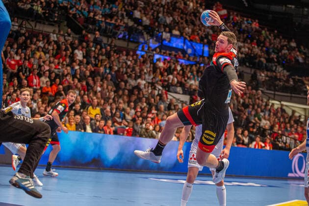 HANDBALL - AUT vs GER, test match VIENNA,AUSTRIA,06.JAN.20 - HANDBALL - OEHB international match, Länderspiel, Nationalmannschaft Austria vs Germany, test match. Image shows Hendrik Pekeler (GER). GEPAxpictures xDavidxBitzan
