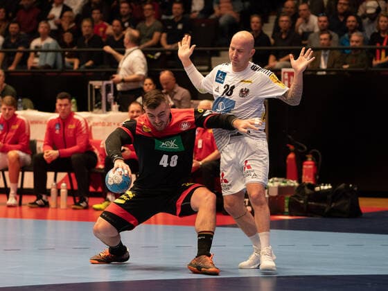 Jannik Kohlbacher (Deutschland 48) gegen Robert Weber (Österreich 28), Deutschland vs. Österreich, Testspiel, Handball, Herren, 06.01.2020 Deutschland vs. Österreich, Testspiel, Handball, Herren, 06.01.2020 Wien Copyright: xEibner-Pressefotox EP_mst