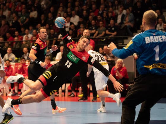 Sport Bilder des Tages Hendrik Pekeler (Deutschland 13), Deutschland vs. Österreich, Testspiel, Handball, Herren, 06.01.2020 Deutschland vs. Österreich, Testspiel, Handball, Herren, 06.01.2020 Wien Copyright: xEibner-Pressefotox EP_mst