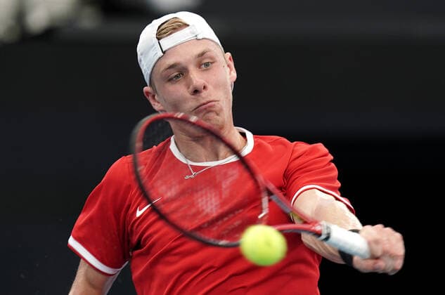 ATP, Tennis Herren CUP BRISBANE DAY 5, Denis Shapovalov of Canada returns during his singles match against Alexander Zverev of Germany during day 5 of the ATP Cup tennis tournament at Pat Rafter Arena in Brisbane, Tuesday, January 7, 2020. ( NO ARCHIVING, EDITORIAL USE ONLY, NO USE IN BOOKS WITHOUT CONSENT BRISBANE QLD AUSTRALIA  Copyright: xDAVExHUNTx 20200107001440802658