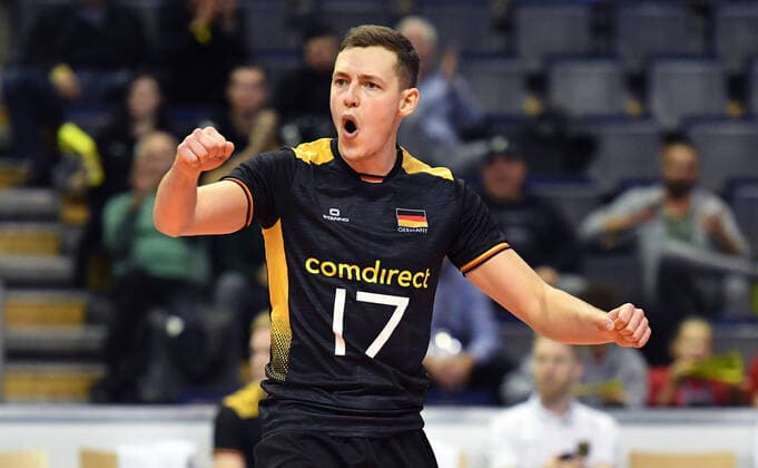 Jan Zimmermann (Deutschland), jubelt Deutschland-Slowenien Germany-Slovenia CEV Tokio Volleyball Europa Qualifikation 2020 CEV Tokyo Volleyball European Qualification 2020 Herren, Männer, Maenner, men, Volleyball, , Germany, Max-Schmeling-Halle Berlin, 7.1.2020