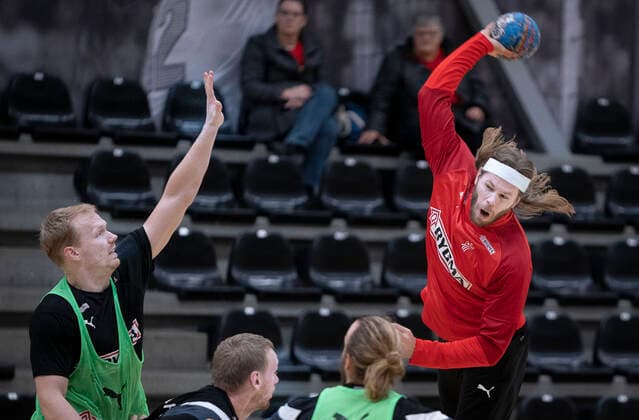 Mikkel Hansen og Anders Zachariassen ved haandboldlandsholdets traening i Frederiksberg Hallen onsdag den 8. januar 2020.. , Copenhagen Denmark