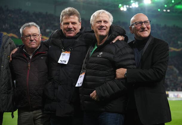 07.11.2019, Fussball, UEFA Europa League 2019 20, Gruppenphase, 4. Spieltag, Borussia Moenchengladbach - AS Rom 2:1, ., Gladbachs Ex Torwart Wolfgang Kleff, Hans Guenter Bruns, Ex Torwart Ulrich Sude Moenchengladbach Nordrhein Westfalen Deutschland *** 07 11 2019, Football, UEFA Europa League 2019 20, Group stage, 4 Matchday, Borussia Moenchengladbach AS Rome 2 1, , Gladbachs former goalkeeper Wolfgang Kleff, Hans Guenter Bruns, former goalkeeper Ulrich Sude Moenchengladbach North Rhine-Westphalia Germany Team2