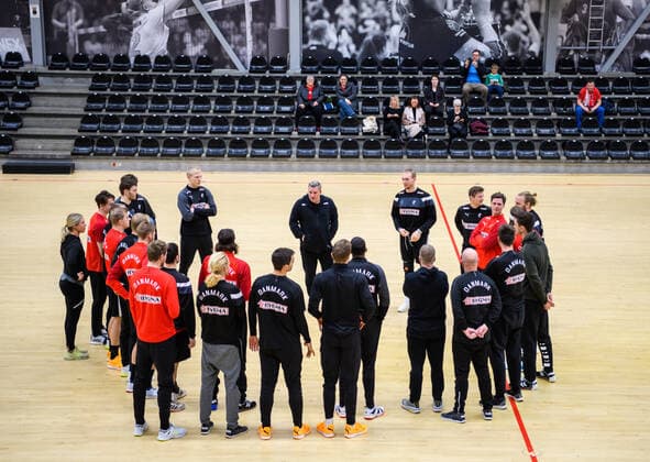 200108 Tränare Nikolaj Bredahl Jacobsen har genomgang under en träning med det danska handbollslandslaget den 8 januari 2020 i Köpenhamn. Copyright: PETTERxARVIDSON BB200108PA018