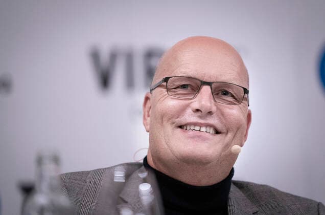 Bjarne Riis, medejer af Virtu Cycling holder pressemoede i Koebenhavn onsdag den 8. januar 2020.Sammen med sine forretningspartnere koeber Bjarne Riis en tredjedel af NTT Pro Cycling og goer comeback paa cykelsportens oeverste niveau med store ambitioner. Det skriver Ritzau, onsdag den 8. januar 2020.. , Copenhagen Denmark