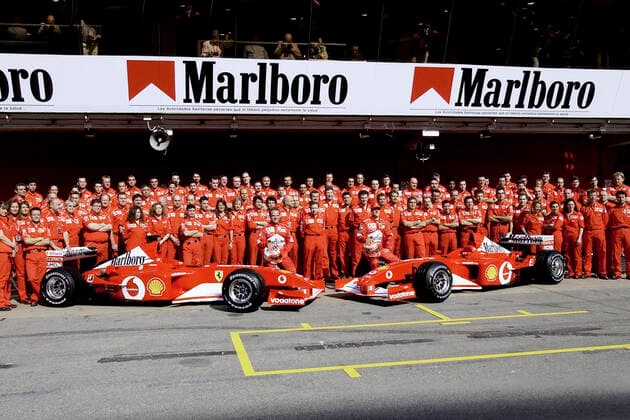 SCHUMACHER Michael F1 Team Scuderia Ferrari mit Team FERRARI und BARRICHELLO Rubens GP von Spanien 2002 in Barcelona am 26. 04. 2002 in Barcelona