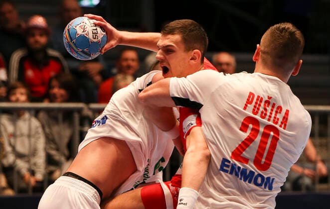 HANDBALL - EHF EURO 2020, BLR vs SRB GRAZ,AUSTRIA,09.JAN.20 - HANDBALL - EHF European Men s Handball Championship 2020, group stage, Belarus vs Serbia. Image shows Siarhei Shylovich (BLR) and Miljan Pusica (SRB). GEPAxpictures xWolfgangxGrebien