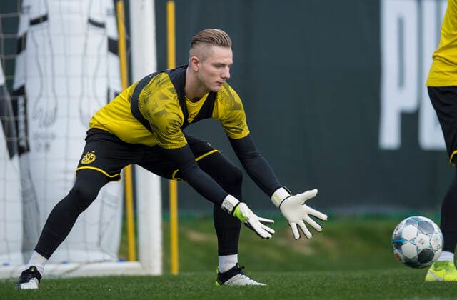 Fußball: Saison 2019 2020, Trainingslager von Borussia Dortmund am 09.01.2020 im Dama de Noche in Marbella (Spanien). Nachmittagstraining, Einzelaktion, Luca UNBEHAUN, BVB Borussia Dortmund, ganze Figur, DFL regulations prohibit any use of photographs as image sequences and or quasi-video. *** Football Season 2019 2020, training camp of Borussia Dortmund on 09 01 2020 at Dama de Noche in Marbella Spain afternoon training, individual action, Luca UNBEHAUN, BVB Borussia Dortmund, whole figure, DFL regulations prohibit any use of photographs as image sequences and or quasi video Copyright: xKirchner-Mediax xChristopherxNeundorfx