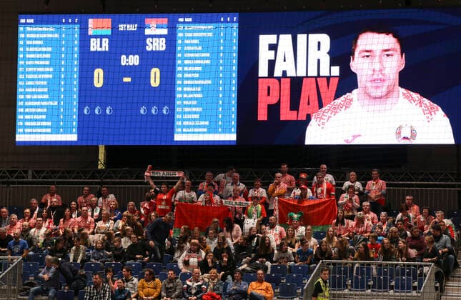 HANDBALL - EHF EURO 2020, BLR vs SRB GRAZ,AUSTRIA,09.JAN.20 - HANDBALL - EHF European Men s Handball Championship 2020, group stage, Belarus vs Serbia. Image shows a scoreboard and fans . GEPAxpictures xWolfgangxGrebien