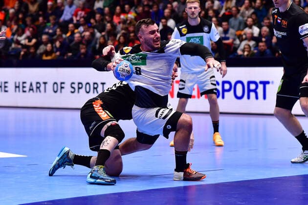 Handball-EM Deutschland - Niederlande am 09.01.2020 in der Nye Nidarohallen in Trondheim Jannik KOHLBACHER ( Deutschland )