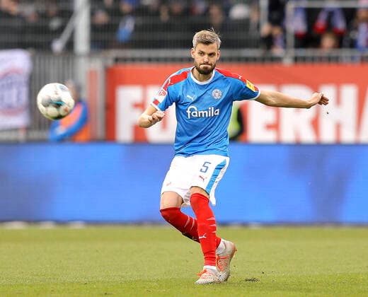 Foto : Stefan THESKER ( Holstein ) Fussball - 2. Bundesliga , am Sa. 07.12.2019 Holstein Kiel - VfL Osnabrück