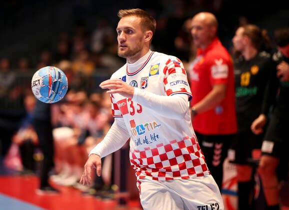HANDBALL - EHF EURO 2020, CRO vs MNE GRAZ,AUSTRIA,09.JAN.20 - HANDBALL - EHF European Men s Handball Championship 2020, group stage, Croatia vs Montenegro. Image shows Luka Cindric (CRO). GEPAxpictures xWolfgangxGrebien