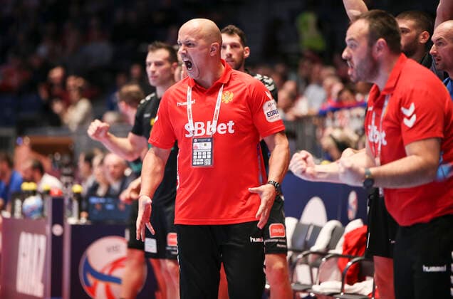 HANDBALL - EHF EURO 2020, CRO vs MNE GRAZ,AUSTRIA,09.JAN.20 - HANDBALL - EHF European Men s Handball Championship 2020, group stage, Croatia vs Montenegro. Image shows the rejoicing of head coach Zoran Raganovic (MNE). GEPAxpictures xWolfgangxGrebien