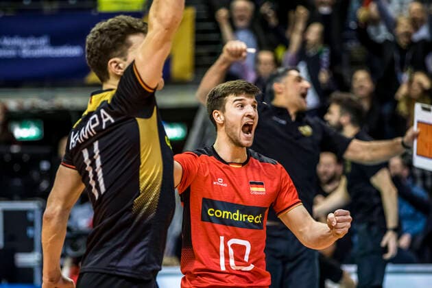 Jubel KAMPA Lukas Immanuel 11 (Setter - GER), ZENGER Julian 10 (Libero - GER); 09.01.2020; Berlin, CEV European Olympic Qualification Tokyo 2020,