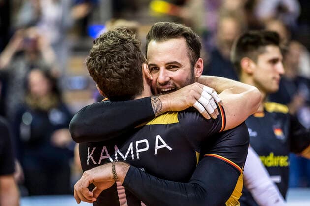 Jubelnd im Arm liegend KAMPA Lukas Immanuel 11 (Setter - GER) GROZER Georg György 9 (Opposite - GER); 09.01.2020; Berlin, CEV European Olympic Qualification Tokyo 2020,