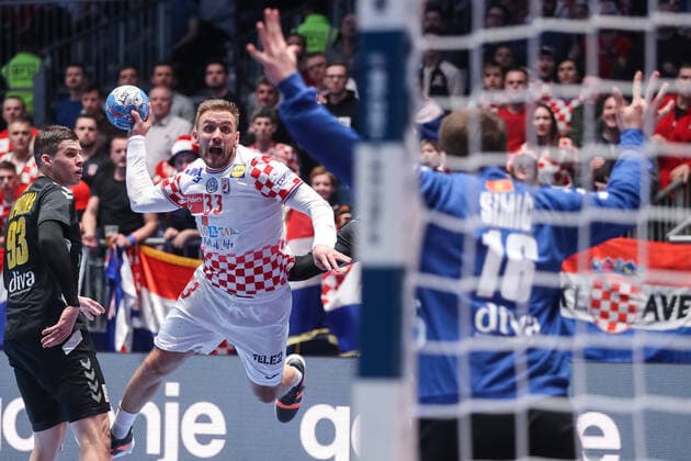 Croatia vs Montenegro: Group A - Men s EHF EURO 2020 GRAZ, AUSTRIA - JANUARY 09: Luka Cindric of Croatia throws at goal during the Men s EHF EURO 2020 group A match between Croatia and Montenegro at Stadthalle on January 9, 2020 in Graz, Austria.  LukaxStanzl PIXSELL