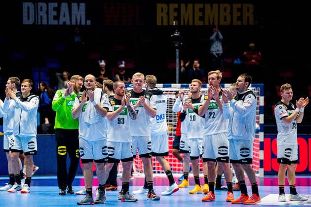 200109 Paul Drux, Patrick Wiencek and the players of Germany after the EHF European Handball Championship match between Germany and the Netherlands on January 9, 2020 in Trondheim. Photo: Vegard Wivestad Grott BILDBYRAN kod VG 170456 bbeng handball handball handboll handball-em 2020 european men?s handball championship 2020 em 2020 handbolls-em 2020 ehf euro 2020 tyskland germany deutschland holland nederland nederländerna Copyright: VEGARDxWIVESTADxGRoTT BB200109VG109
