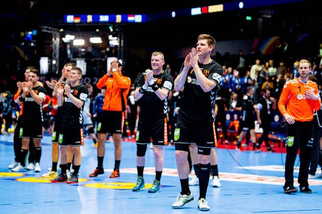 200109 Toon Leenders and the players of Netherlands after the EHF European Handball Championship match between Germany and the Netherlands on January 9, 2020 in Trondheim. Photo: Vegard Wivestad Grott BILDBYRAN kod VG 170456 bbeng handball handball handboll handball-em 2020 european men?s handball championship 2020 em 2020 handbolls-em 2020 ehf euro 2020 tyskland germany deutschland holland nederland nederländerna Copyright: VEGARDxWIVESTADxGRoTT BB200109VG110