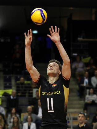 Lukas Kampa Aktion Oberkoerper Oberkörper Volleyball Halbfinale Olympiaqualifikation Nationalmannschaft Herren Saison 2019 2020 09.01.2020 Deutschland GER vs. Bulgarien BUL
