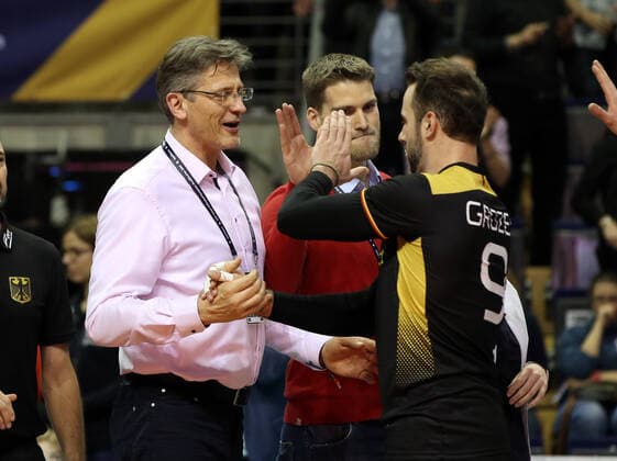 DVV Präsident rene Hecht, György Georg Grozer Volleyball Halbfinale Olympiaqualifikation Nationalmannschaft Herren Saison 2019 2020 09.01.2020 Deutschland GER vs. Bulgarien BUL