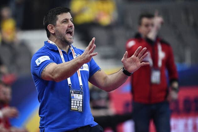 GOTHENBURG 20200110 Slovenia s head coach Ljubomir Vranjes gestures during the Men s EHF EURO 2020 Handball group F match between Slovenia and Poland at Scandinavium Arena Fiday Jan. 10, 2020. Photo Bjorn Larsson Rosvall TT kod 9200 Gothenburg Sweden x9200x