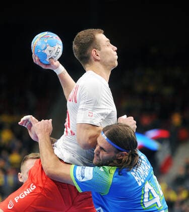 2020.01.10 Goeteborg Pilka reczna EHF Euro 2020 Mistrzostwa Europy w pilce recznej mezczyzn Szwecja Norwegia Austria Slowenia - Polska N z Maciej Majdzinski Dean Bombac Foto Norbert Barczyk PressFocus 2020.01.10 Goeteborg Handball EHF Mens Euro 2020 Sweden Austria Norway match Slovenia and Poland Maciej Majdzinski Dean Bombac Credit: Norbert Barczyk PressFocus NEWSPIX.PL --- Newspix.pl  20200110NB0032