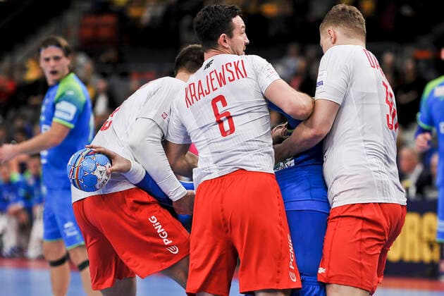 2020.01.10 Goeteborg Pilka reczna EHF EURO 2020 Mistrzostwa Europy w pilce recznej mezczyzn Szwecja Austria Norwegia Slowenia - Polska N z Przemyslaw Krajewski, faul, kara Foto Marcin Bulanda PressFocus 2020.01.10 Goeteborg Handball EHF Men s EURO 2020 Sweden Austria Norway Slowenia - Polska Przemyslaw Krajewski, faul, kara Credit: Marcin Bulanda PressFocus NEWSPIX.PL --- Newspix.pl  20200110PF_MB131