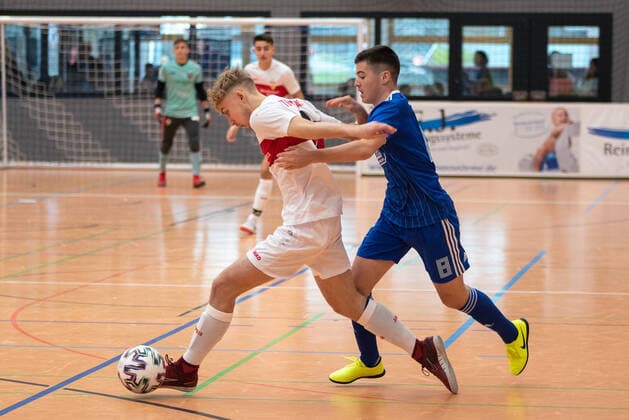 s6 und Martin Baturina (GNK Dinamo Zagreb). Deutschland, Gaildorf, 11.01.2020, Jugendfussball, U17, U 17 Jugend Euro Cup 2020, Sporthalle