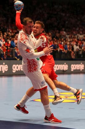 HANDBALL - EHF EURO 2020, CRO vs BLR GRAZ,AUSTRIA,11.JAN.20 - HANDBALL - EHF European Men s Handball Championship 2020, group stage, Croatia vs Belarus. Image shows Siarhei Shylovich (BLR) and Luka Cindric (CRO). GEPAxpictures xWolfgangxGrebien