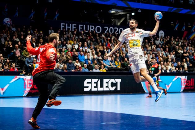 200111 goalkeeper Andreas Wolff of Germany and Ferran Sole Sala of Spain during the EHF European Handball Championship match between Spain and Germany on January 11, 2020 in Trondheim. Photo: Vegard Wivestad Grott BILDBYRAN kod VG 170462 bbeng handball handball handboll handball-em 2020 european men?s handball championship 2020 em 2020 handbolls-em 2020 ehf euro 2020 spania spanien tyskland germany deutschland Copyright: VEGARDxWIVESTADxGRoTT BB200111VG018