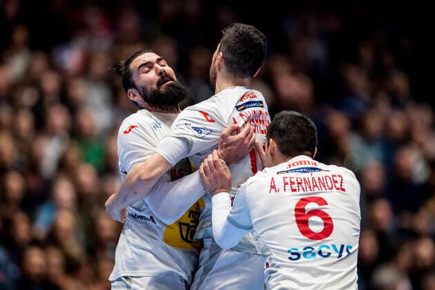 200111 Jorge Maqueda Peno, Alex Dujshebaev Dovichebaeva and Ãngel Fernandez Perez of Spain celebrate during the EHF European Handball Championship match between Spain and Germany on January 11, 2020 in Trondheim. Photo: Vegard Wivestad Grott BILDBYRAN kod VG 170462 bbeng handball handball handboll handball-em 2020 european men?s handball championship 2020 em 2020 handbolls-em 2020 ehf euro 2020 spania spanien tyskland germany deutschland jubel celebration Copyright: VEGARDxWIVESTADxGRoTT BB200111VG034