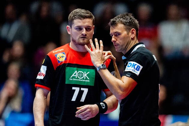 200111 David Schmidt and Christian Prokop, head coach of Germany, during the EHF European Handball Championship match between Spain and Germany on January 11, 2020 in Trondheim. Photo: Vegard Wivestad Grott BILDBYRAN kod VG 170462 bbeng handball handball handboll handball-em 2020 european men?s handball championship 2020 em 2020 handbolls-em 2020 ehf euro 2020 spania spanien tyskland germany deutschland Copyright: VEGARDxWIVESTADxGRoTT BB200111VG045