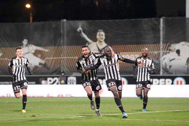 Fußball, Angers SCO - OGC Nizza JOIE - 20 SADA THIOUB (SCO) - 10 ANGELO FULGINI (SCO) FOOTBALL : Angers vs Nice - Ligue 1 Conforama - 11 01 2020 FEP Panoramic 