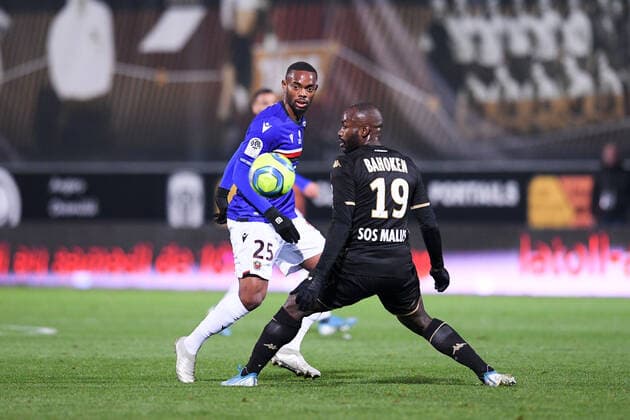 Fußball, Angers SCO - OGC Nizza 25 WYLAN CYPRIEN (NICE) - 19 STEPHANE BAHOKEN (SCO) FOOTBALL : Angers vs Nice - Ligue 1 Conforama - 11 01 2020 FEP Panoramic 