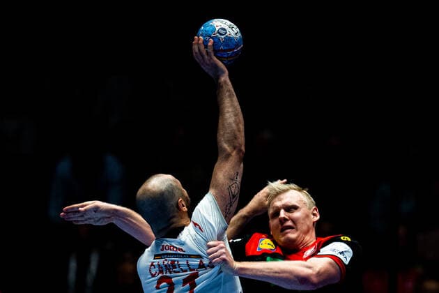 200111 Joan Canellas Reixach of Spain and Patrick Wiencek of Germany during the EHF European Handball Championship match between Spain and Germany on January 11, 2020 in Trondheim. Photo: Vegard Wivestad Grott BILDBYRAN kod VG 170462 bbeng handball handball handboll handball-em 2020 european men?s handball championship 2020 em 2020 handbolls-em 2020 ehf euro 2020 spania spanien tyskland germany deutschland Copyright: VEGARDxWIVESTADxGRoTT BB200111VG078