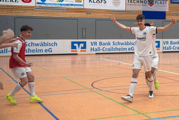 Jubel und Freude bei Elias Kurt (Eintracht Frankfurt) und Luca Heckmann (Eintracht Frankfurt). Deutschland, Gaildorf, 12.01.2020, Jugendfussball, U17, U 17 Jugend Euro Cup 2020, Sporthalle