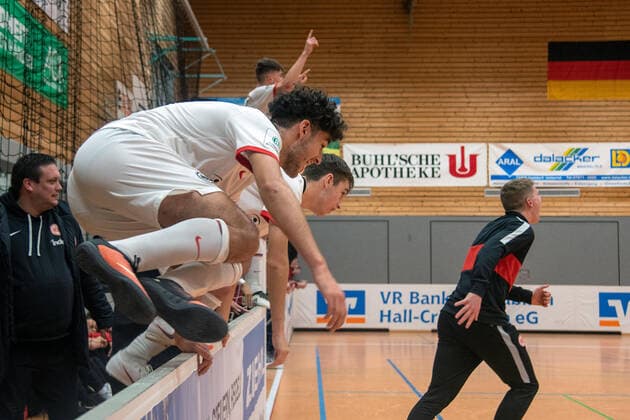 Jubel und Freude bei Massil Aimeine (Eintracht Frankfurt) und Luca Heckmann (Eintracht Frankfurt). Deutschland, Gaildorf, 12.01.2020, Jugendfussball, U17, U 17 Jugend Euro Cup 2020, Sporthalle