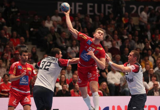 HANDBALL - EHF EURO 2020, AUT vs UKR VIENNA,AUSTRIA,12.JAN.20 - HANDBALL - EHF European Men s Handball Championship 2020, group stage, Austria vs Ukraine. Image shows Nikola Bilyk (AUT), Vladyslav Ostroushko (UKR), Janko Bozovic (AUT) and Pavlo Gurkovsky (UKR). GEPAxpictures xChristianxOrt
