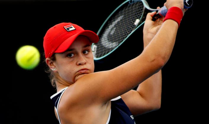 ADELAIDE INTERNATIONAL DAY 3, Ashleigh Barty of Australia plays a shot against Anastasia Pavlyuchenkova of Russia during day 3 of the Adelaide International tennis tournament atMemorial Drive Tennis Centre inAdelaide, Tuesday, January 14, 2020. ( NO ARCHIVING, EDITORIAL USE ONLY, NO USE IN BOOKS WITHOUT CONSENT ADELAIDE SA AUSTRALIA  Copyright: xKELLYxBARNESx 20200114001442137527