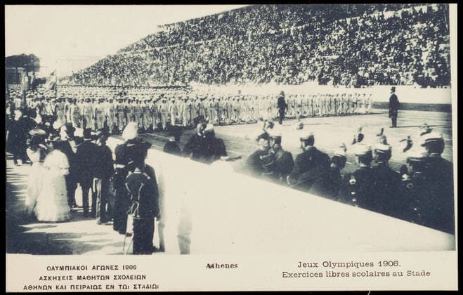 JEUX OLYMPIQUES 1906 Exercice libres scolaires au stade d Athenes, lors des jeux olympiques de 1906. Jeux intercales celebrant les 10 ans de la creation des premiers jeux olympiques de l ere moderne. Credit : Collection IM Kharbine-Tapabor.