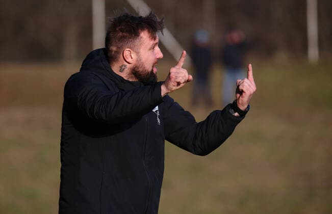 15.01.2020, xklex, Fussball Testspiel, 1.FC Saarbrücken - SG Sonnenhof Großaspach emspor, v.l. Co-Trainer Heiner Backhaus (SG Sonnenhof Großaspach) (DFL DFB REGULATIONS PROHIBIT ANY USE OF PHOTOGRAPHS as IMAGE SEQUENCES and or QUASI-VIDEO) Saarbruecken *** 15 01 2020, xklex, soccer test match, 1 FC Saarbrücken SG Sonnenhof Großaspach emspor, v l Co Coach Heiner Backhaus SG Sonnenhof Großaspach DFL DFB REGULATIONS PROHIBIT ANY USE OF PHOTOGRAPHS as IMAGE SEQUENCES and or QUASI VIDEO Saarbruecken