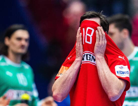 200115 Hans Lindberg of Denmark looks dejected during the EHF European Handball Championship match between Russia and Denmark on January 15, 2020 in Malmö. Photo: Petter Arvidson BILDBYRAN kod PA 92432 bbeng handball handball handboll handball-em 2020 european men?s handball championship 2020 em 2020 handbolls-em 2020 ehf euro 2020 russia Ryssland Denmark danmark depp Copyright: PETTERxARVIDSON BB200115PA108