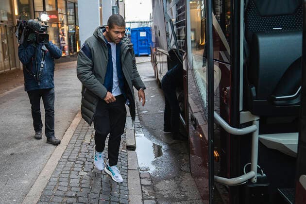 Handball EM, Abreise Nationalteam Dänemark Mads Mensah Larsen. Haandboldherrelandsholdet forlader deres hotel Scandic St. Jörgen i Malmoe torsdag den 16. januar 2020.De danske haandboldherrer er ude af EM, som endte for dem onsdag efter tre kampe i det indledende gruppespil. , Copenhagen Denmark