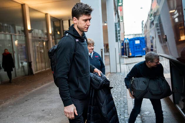 Handball EM, Abreise Nationalteam Dänemark Niklas Landin. Haandboldherrelandsholdet forlader deres hotel Scandic St. Jörgen i Malmoe torsdag den 16. januar 2020.De danske haandboldherrer er ude af EM, som endte for dem onsdag efter tre kampe i det indledende gruppespil. , Copenhagen Denmark