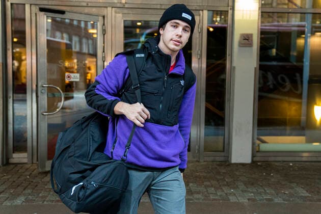 Handball EM, Abreise Nationalteam Dänemark Jacob Holm. Haandboldherrelandsholdet forlader deres hotel Scandic St. Jörgen i Malmoe torsdag den 16. januar 2020.De danske haandboldherrer er ude af EM, som endte for dem onsdag efter tre kampe i det indledende gruppespil. , Copenhagen Denmark Copyright: MartinxSylvestx cop105 spdk20200116-112915-L