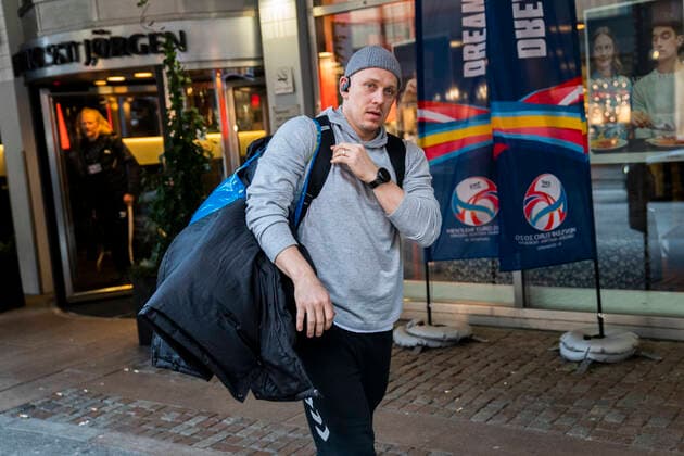 Handball EM, Abreise Nationalteam Dänemark Morten Olsen. Haandboldherrelandsholdet forlader deres hotel Scandic St. Jörgen i Malmoe torsdag den 16. januar 2020.De danske haandboldherrer er ude af EM, som endte for dem onsdag efter tre kampe i det indledende gruppespil. , Copenhagen Denmark Copyright: MartinxSylvestx cop105 spdk20200116-113158-L