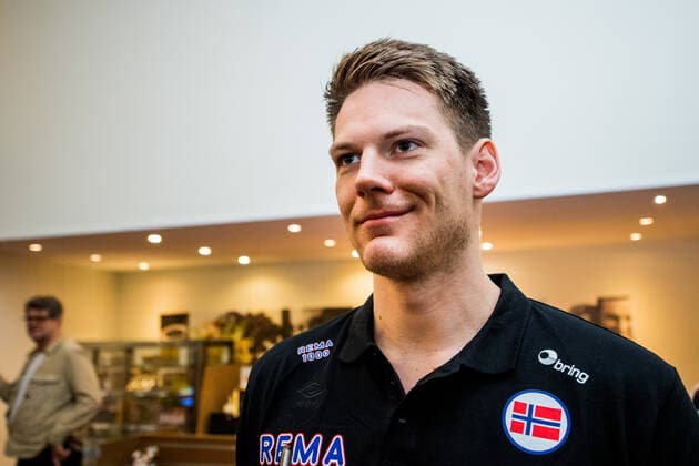 200116 Goalkeeper Torbjorn Bergerud is interviewed by the media during a press meeting with Norway during the EHF European Handball Championship on January 16, 2020 in Malmö. Photo: Ludvig Thunman BILDBYRAN kod LT 35703 bbeng ehf euro 2020 em 2020 european men?s handball championship 2020 handball handboll handbolls-em 2020 handball handball-em 2020 norway norge pressträff press meeting Copyright: LUDVIGxTHUNMAN BB200116LT006