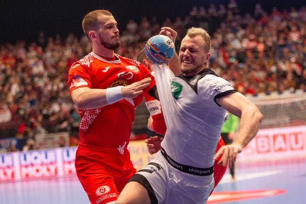 HANDBALL - EHF EURO 2020 VIENNA,AUSTRIA,16.JAN.20 - HANDBALL - EHF European Men s Handball Championship 2020, main round, BLR vs GER. Image shows Artsem Karalek (BLR) and Julius Kuehn (GER). GEPAxpictures xDavidxBitzan