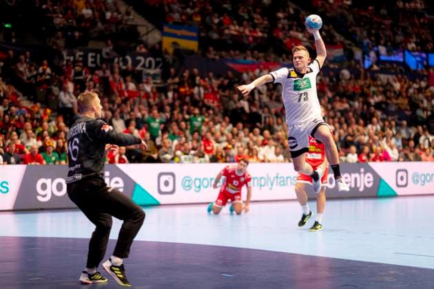 Timo Kastening (Nr. 73, Deutschland) gegen Viachaslau Saldatsenka (Nr. 16, Belarus). Belarus vs. Deutschland, Handball, Hauptrunde, EHF Euro 2020, 16.01.20 Wien Wien Oesterreich Copyright: xAgentur54Gradx xFelixxKoenigx